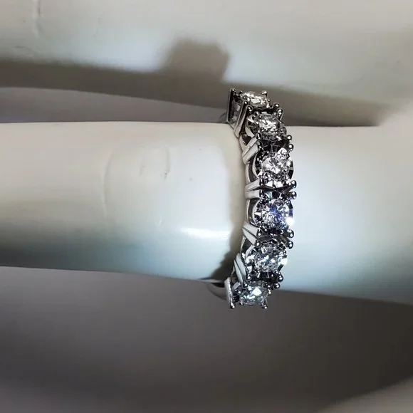 New beautiful diamond 14K white gold ring - Picture 1 of 15